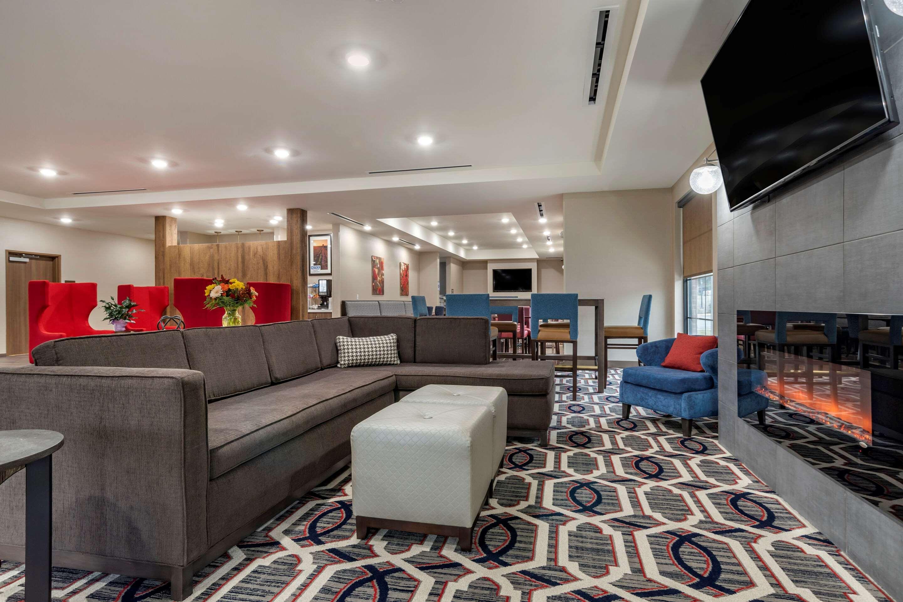 Comfort Inn & Suites Downtown Near University Tuscaloosa Ngoại thất bức ảnh